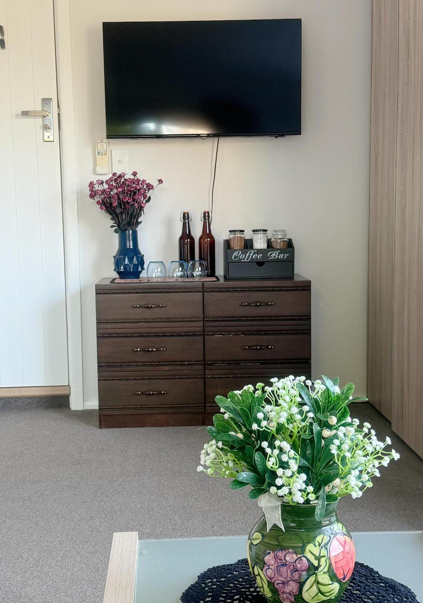 Cozy And Sunny Room Near City To Seapath Κράισττσερτς Εξωτερικό φωτογραφία