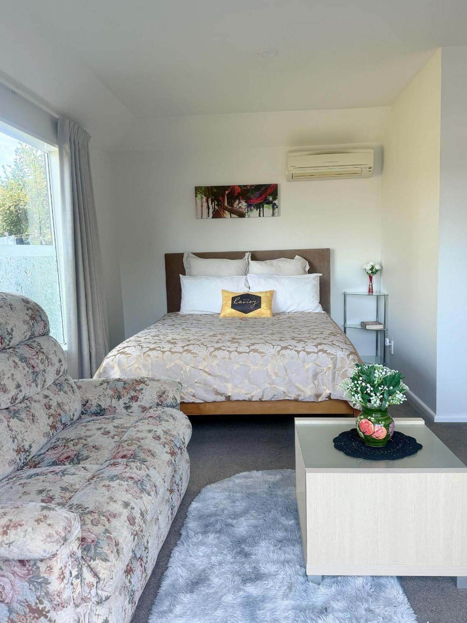 Cozy And Sunny Room Near City To Seapath Κράισττσερτς Εξωτερικό φωτογραφία