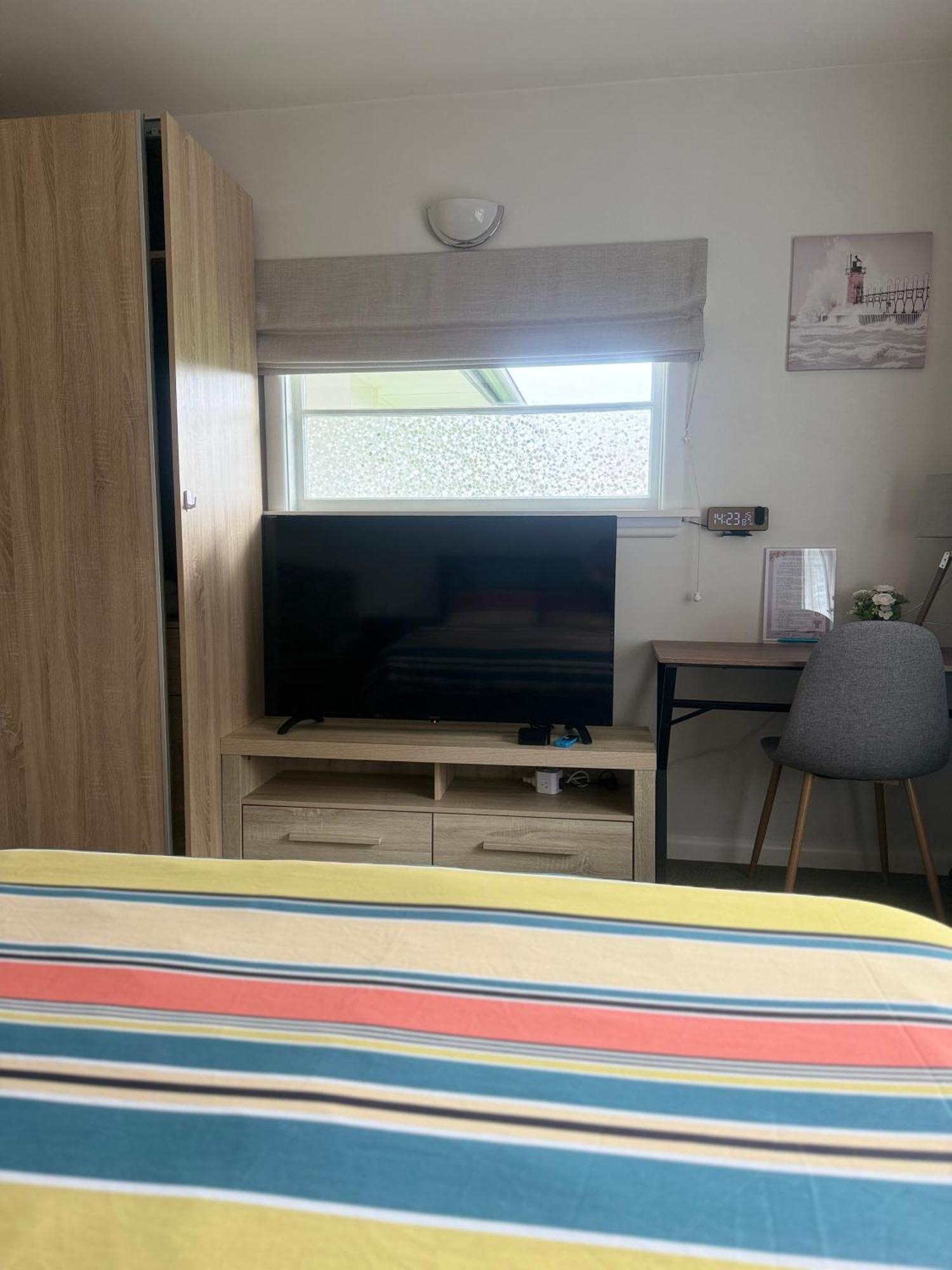 Cozy And Sunny Room Near City To Seapath Κράισττσερτς Εξωτερικό φωτογραφία