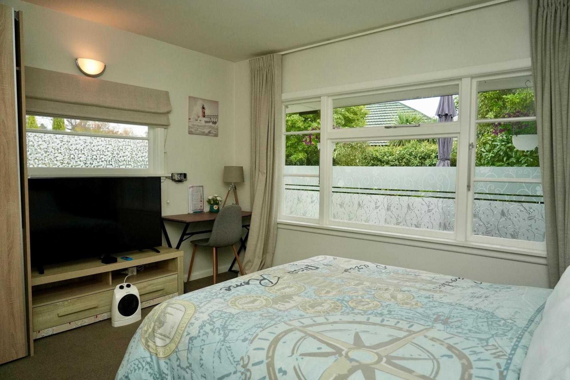 Cozy And Sunny Room Near City To Seapath Κράισττσερτς Δωμάτιο φωτογραφία