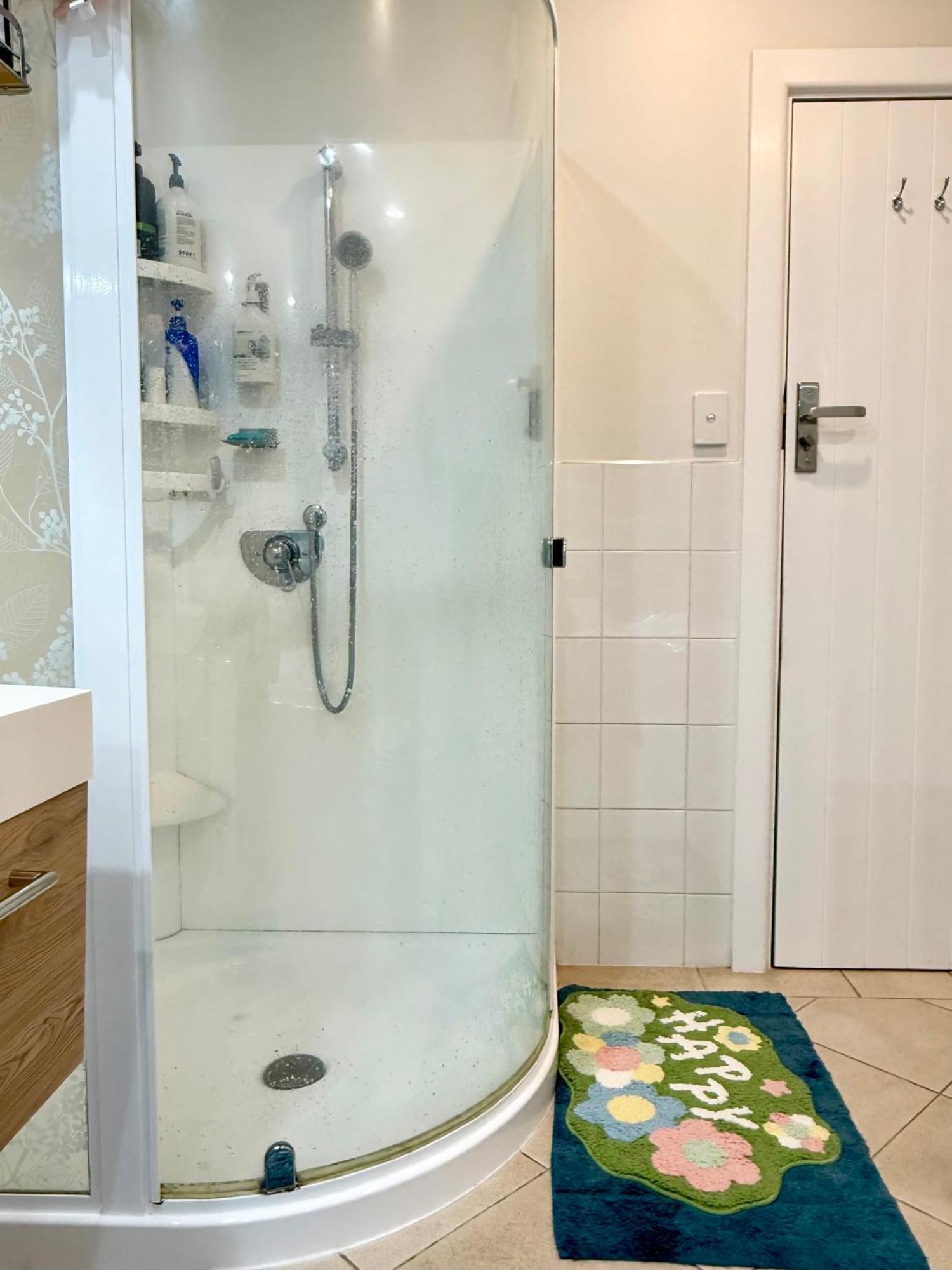 Cozy And Sunny Room Near City To Seapath Κράισττσερτς Εξωτερικό φωτογραφία
