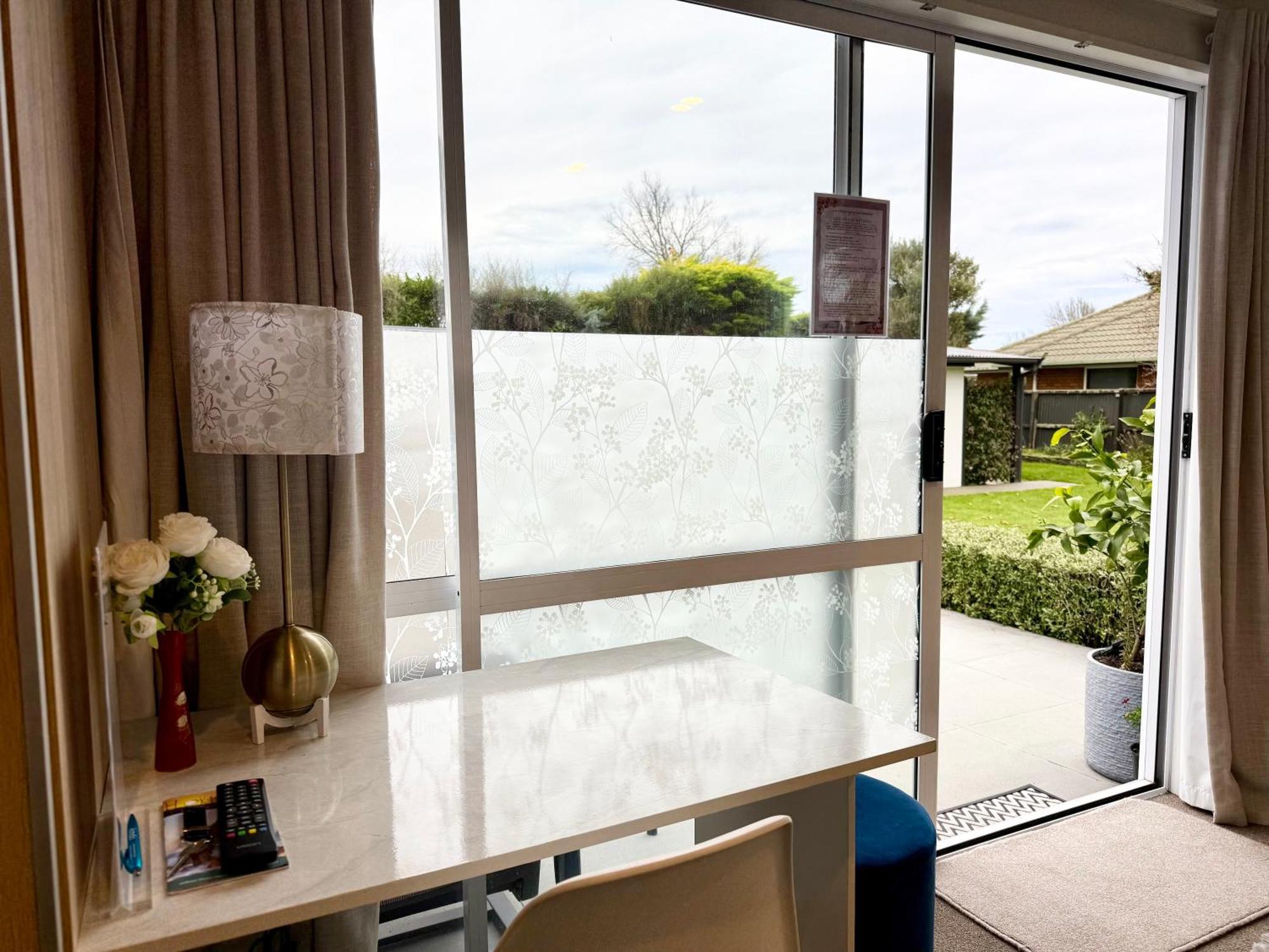 Cozy And Sunny Room Near City To Seapath Κράισττσερτς Εξωτερικό φωτογραφία